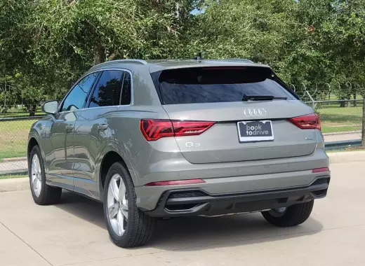 AUDI Q3