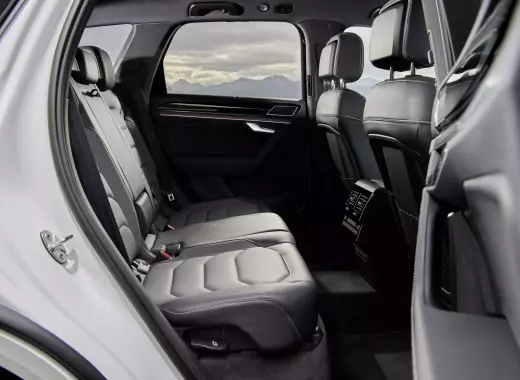 VOLKSWAGEN TOUAREG R-LINE